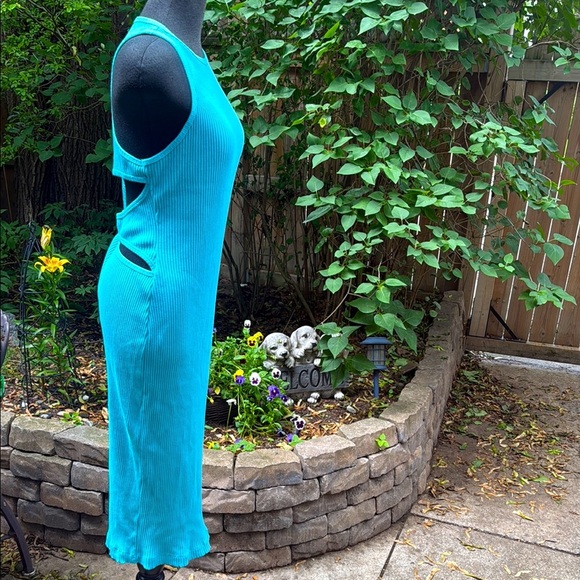 H &M Turquoise Sleeveless Cut Out Back Stretch Maxi Dress - Picture 1 of 8